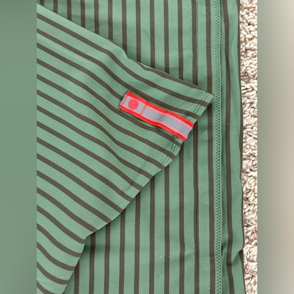 Lululemon Vinyasa Scarf/Wrap - Green and Gray - Excellent Like New Condition! - Picture 2 of 4